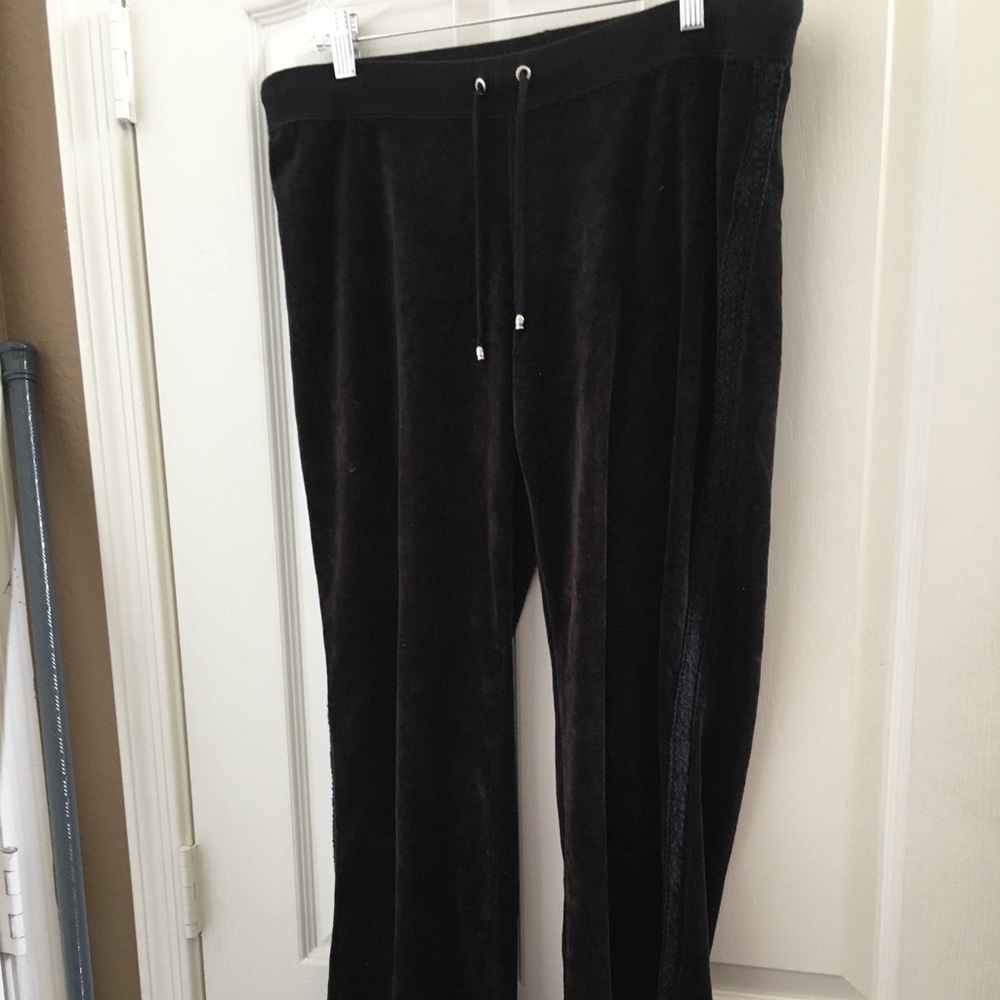 FINAL MARKDOWN Daisy Fuentes velour slacks medium